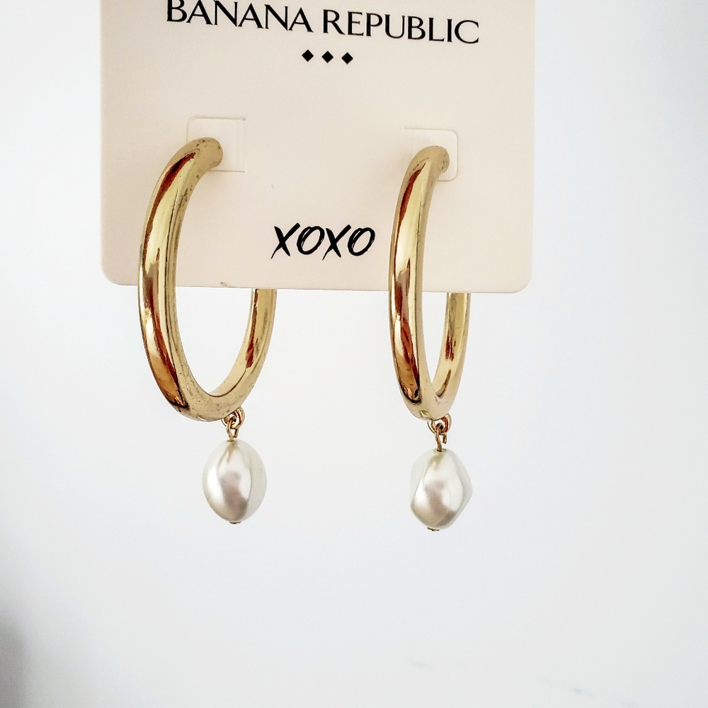 Banana Republic Hoop Pearl Gold Earrings